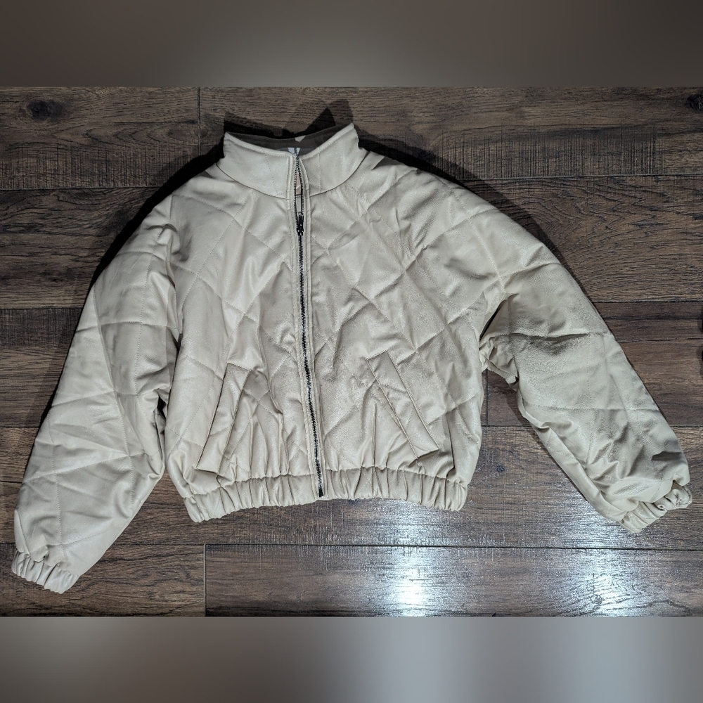 Vintage Havana Women's Beige Quilted Puffer Crop Faux Leather Zip Jacket Size M